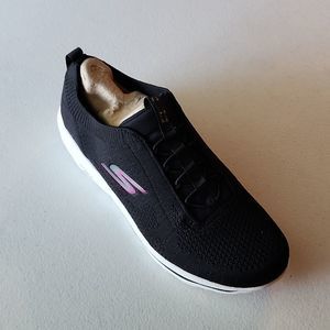 New Sketchers Gowalk Classic Danyl Black Slip Ons, Size 8